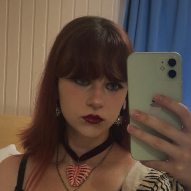 Babysitter in Dinas Powys: Olivia