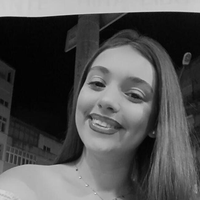 Niñera en Almada: Núria