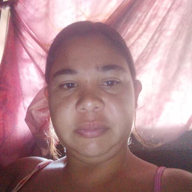 Babá em Lorena: Quezia