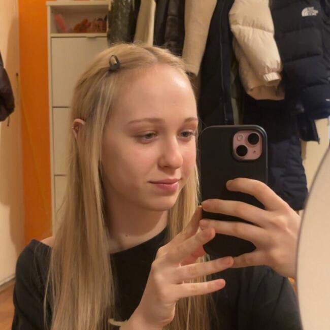 Chůva v Praha: Laura