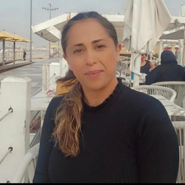 בייביסיטר ב- חולון: איריס