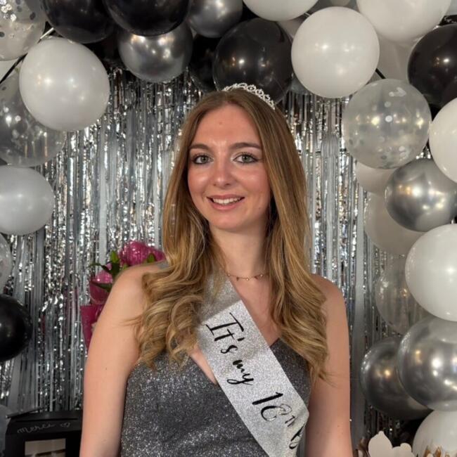 Babysitter in Courcelles-Chaussy: Emma