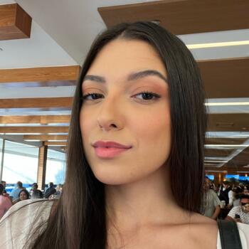 Babysitter in Brasília: Isabella