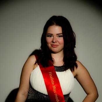 Babysitter in Gerpinnes: Laura