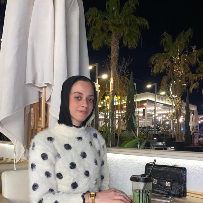 Babysitter in Cairo: Nadia