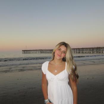 Babysitter in Camarillo: Lilly