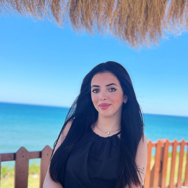 Babysitter in El Vendrell: Houda