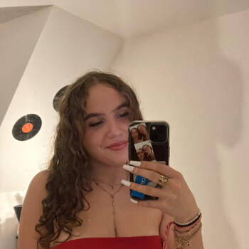 Babysitter in Beaurains: Celia