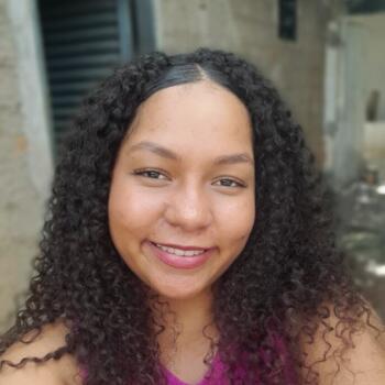 Babysitter in Aparecida de Goiânia: Luana