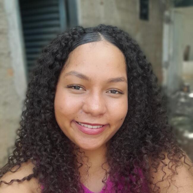 Babysitter in Aparecida de Goiânia: Luana