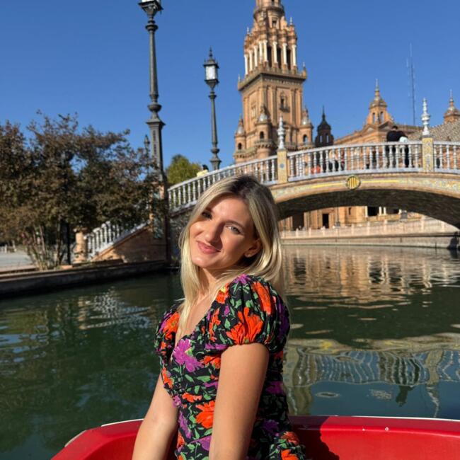 Babysitter in Brussels: Naomi Evelyn