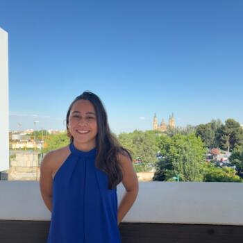 Niñera Zaragoza: Ángela