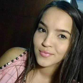 Babá em Paranaguá: Fernanda Zacarias