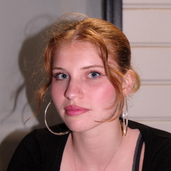 Babysitter in Joué-lès-Tours: Justine