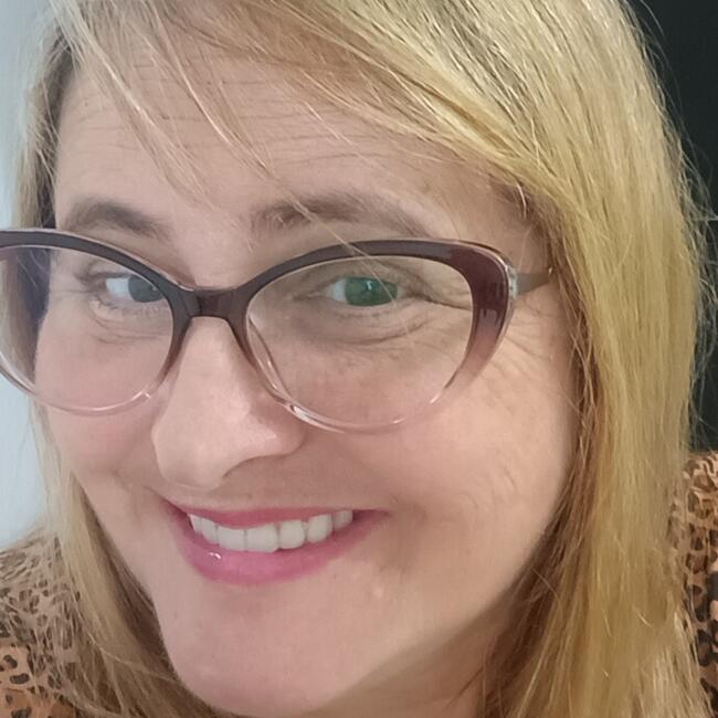 Babá em Carapicuíba: Simone de Cassia