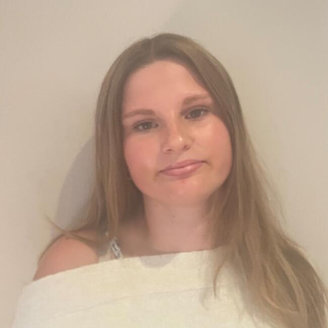 Babysitter in Esher: Eloise