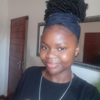 Babysitter in Cape Town: Angeline