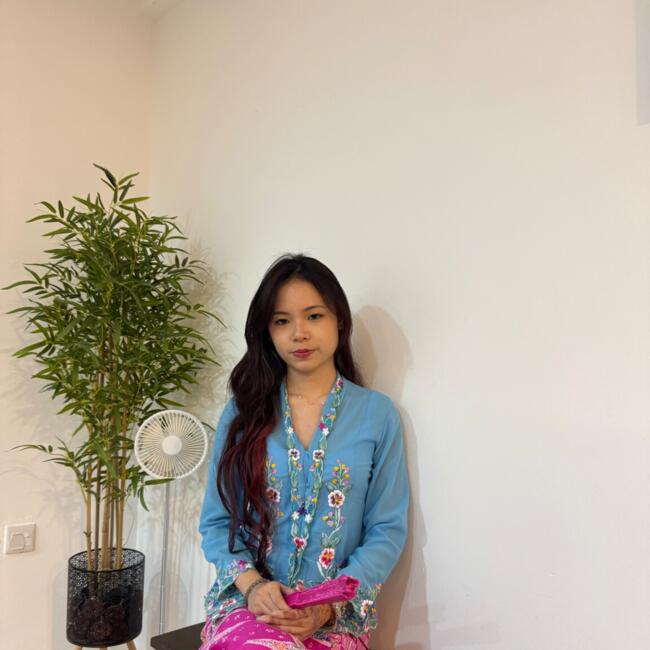 Babysitter in Singapore: Ng