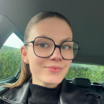 Babysitter in Châteauneuf-les-Martigues: Pauline