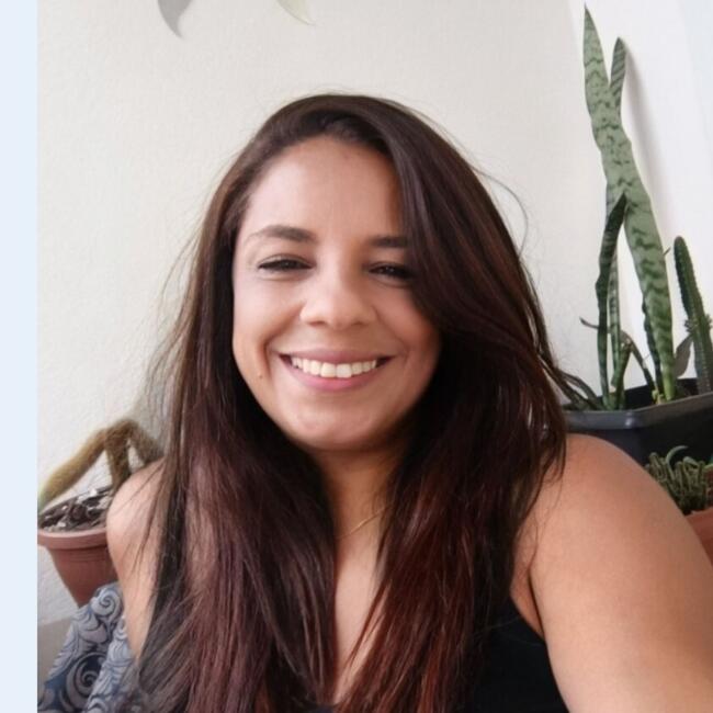 Babysitter in Nova Lima: Denise