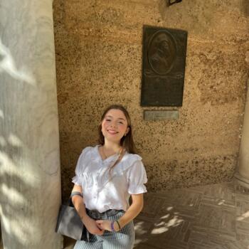 Babysitter in Seville: Maria