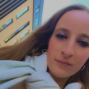 Babysitter in Moeskroen: Gwendoline