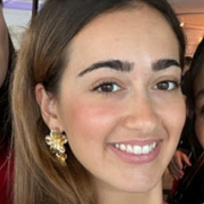 Babysitter in Neuchâtel: Cynthia