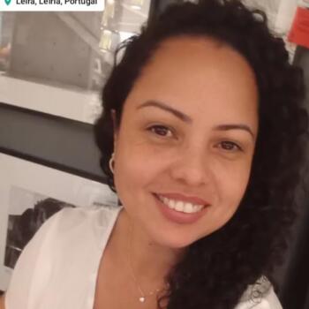 Babysitter Caranguejeira: Charlene