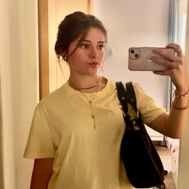 Babysitter in Le Pontet: Emma