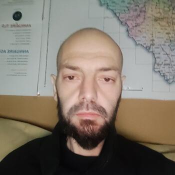 Babysitting job in Angoulême: babysitting job Florian