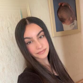 Babysitter in Martigny-sur-l'Ante: Lana