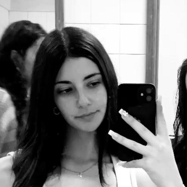 Babysitter in Queluz: Lara