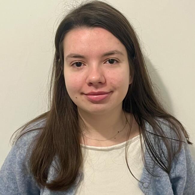 Babysitter in Villejuif: Lea