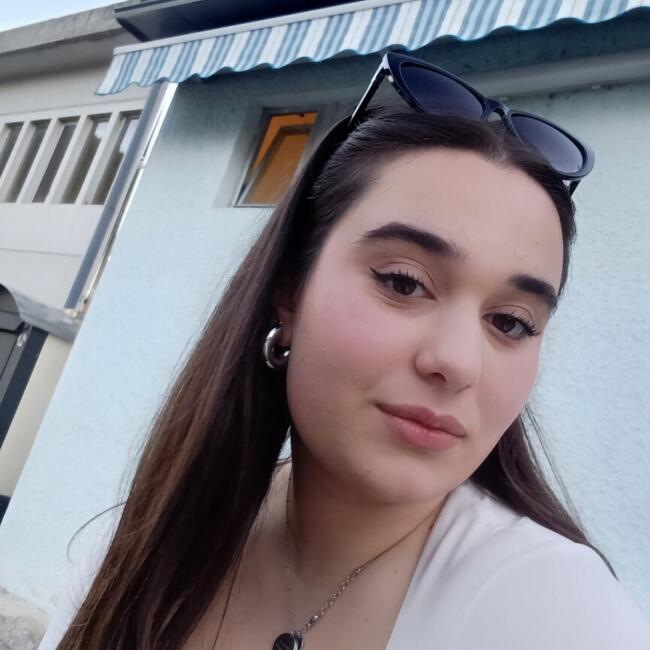 Babysitter a Monte Roberto: Elisa