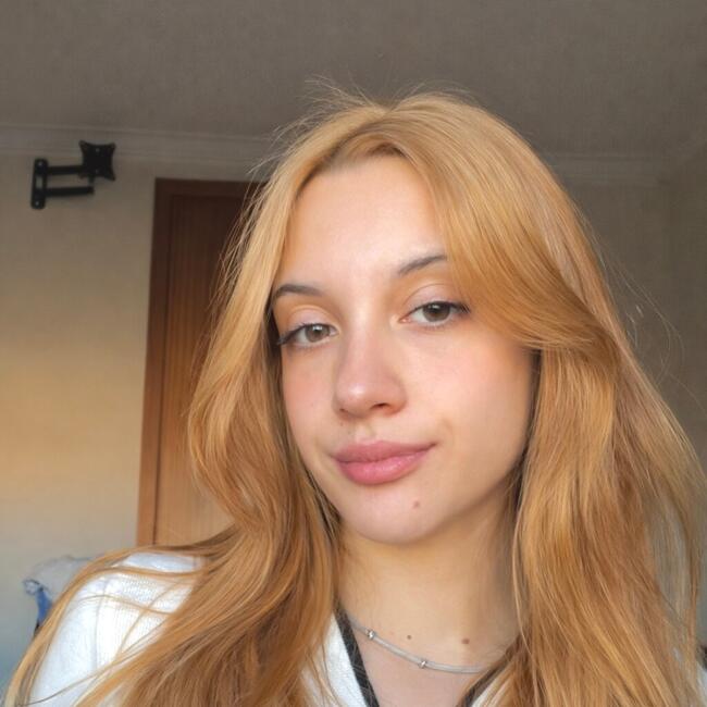 Babysitter in Tondela: Amanda