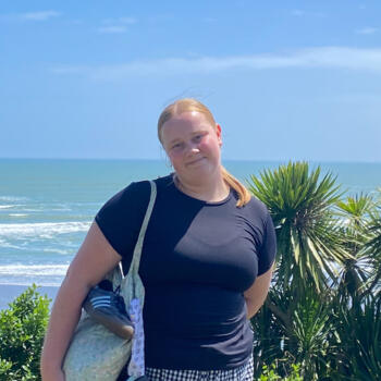 Babysitter in Cambridge: Louise