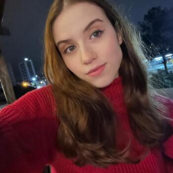 Babysitter Blumenau: Júlia