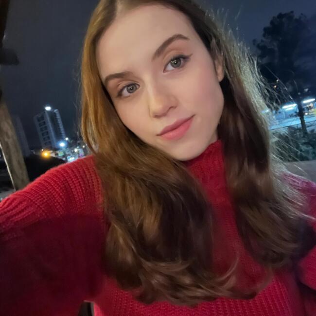 Babysitter in Blumenau: Júlia