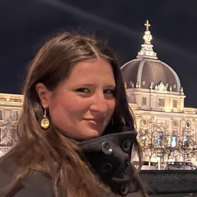 Babysitter in Saint-Priest: Charlotte