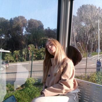 Babysitter in Carqueiranne: Coline