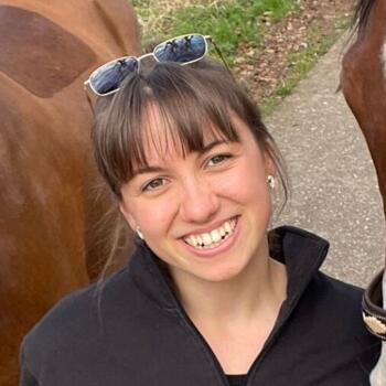 Babysitter in Useldange: Cindy