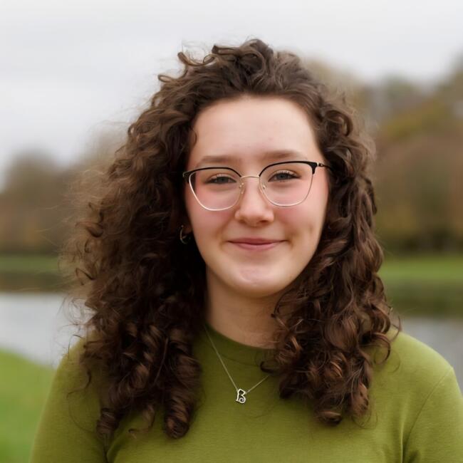 Babysitter in Fontainebleau: Emilie