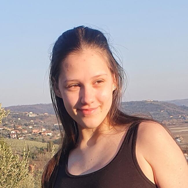 Babysitter in Šenčur: Patricija