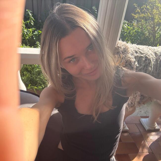 Babysitter in Melbourne: Mia