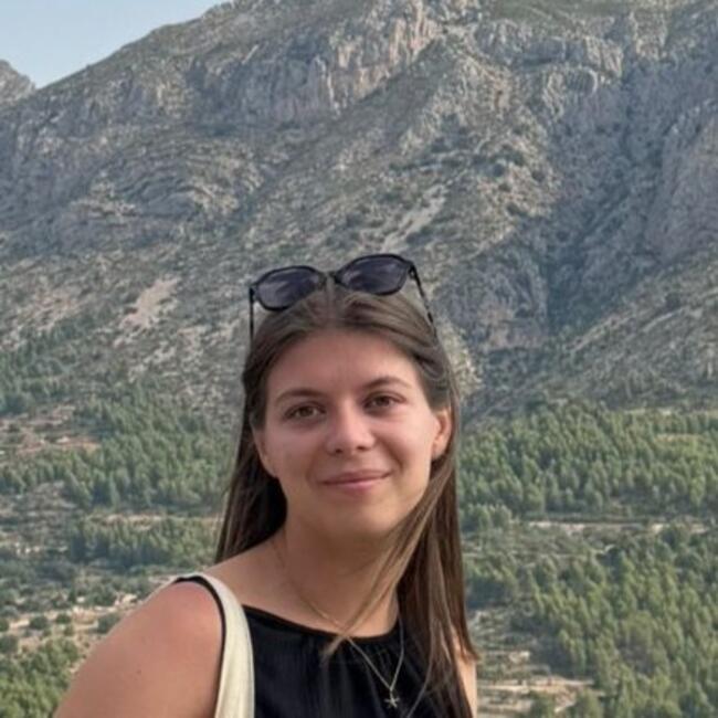 Babysitter in Woluwe-Saint-Pierre/Sint-Pieters-Woluwe: Youna