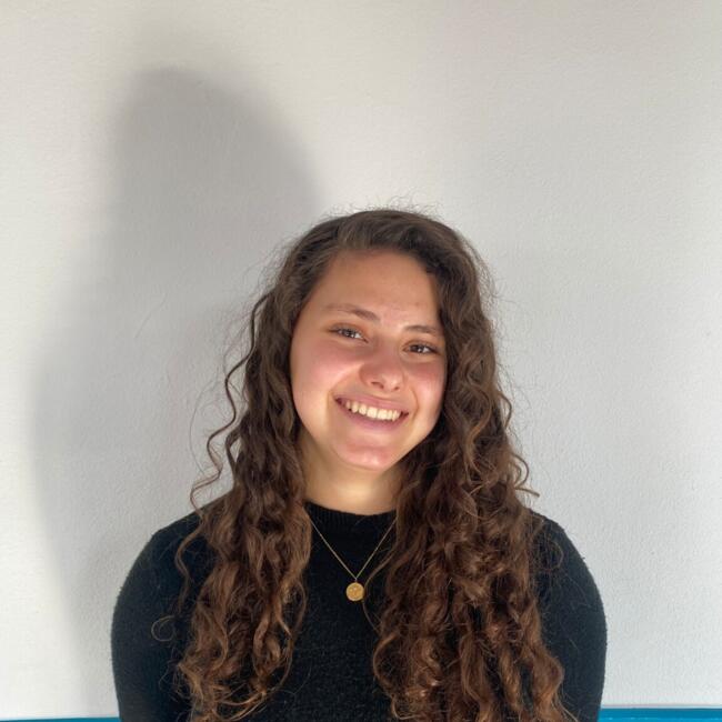Babysitter in Saint-Étienne-la-Cigogne: Loane