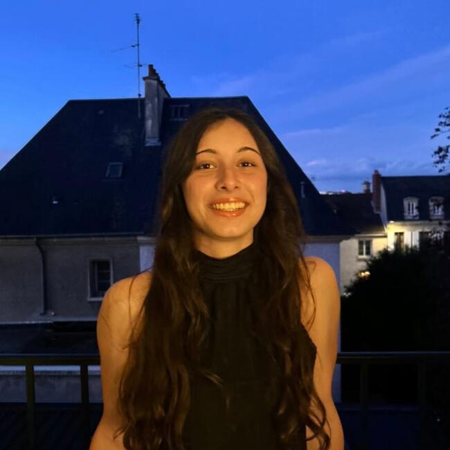 Babysitter in Caen: Nadia