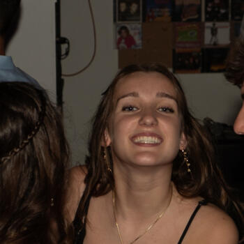 Babysitter in Looz: Charlotte