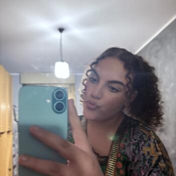 Babysitter in Castelnovo di Sotto: YASSMINE