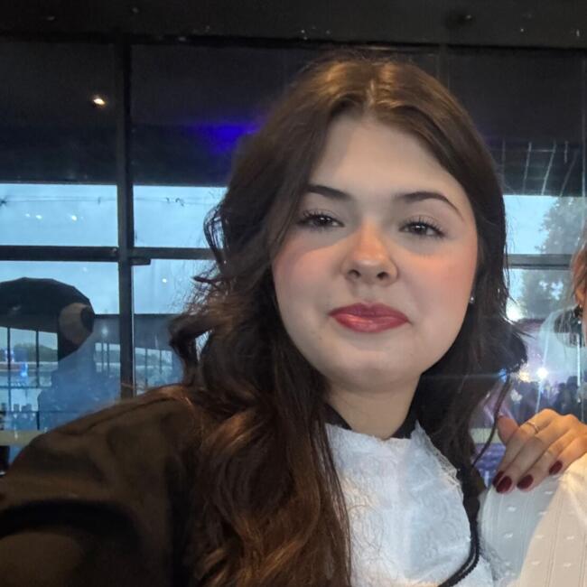 Babysitter in São José dos Campos: Camila